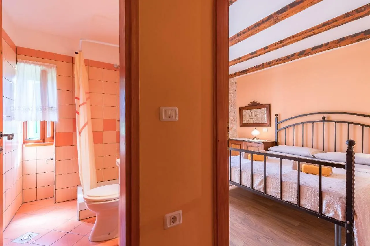 Country House Apartments Pula 0*,